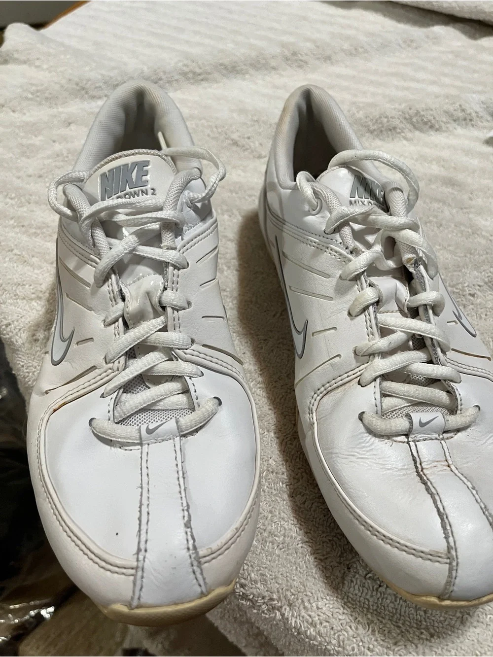 Nike Women’s White Athletic Leather Cheerleading Sneakers 7